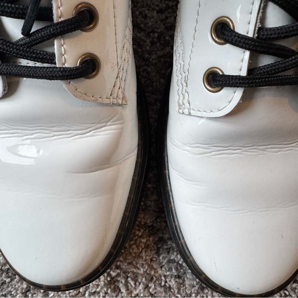 Dr. Martens Zavala white patent leather lace up boots - Picture 5 of 9